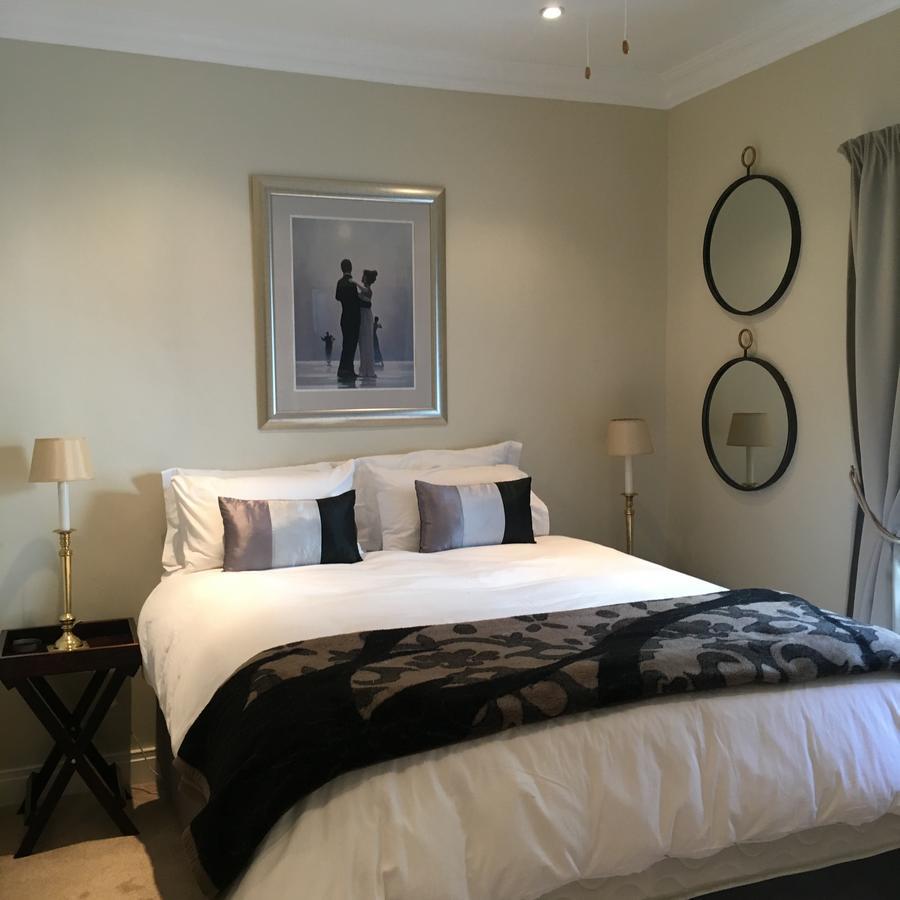 Vair'S Place Guest House In Sandton Paulshof - Apartment, Lux Suites & Spa Johannesburg Exterior photo